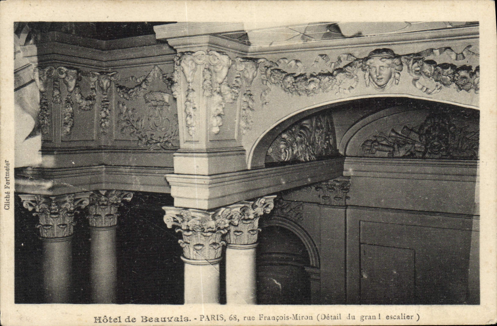 CPA Hotel de Beauvais Paris 68 rue Francois Miron Detail la grand escalier 