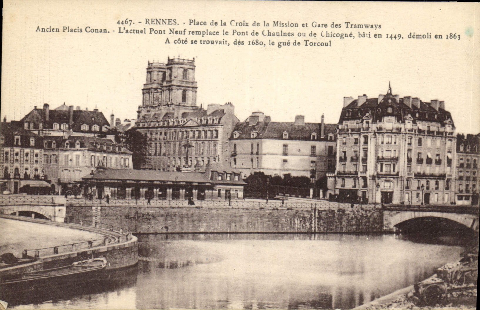 CPA Rennes Place de la Croix de la Mission et Gare des Tramways 