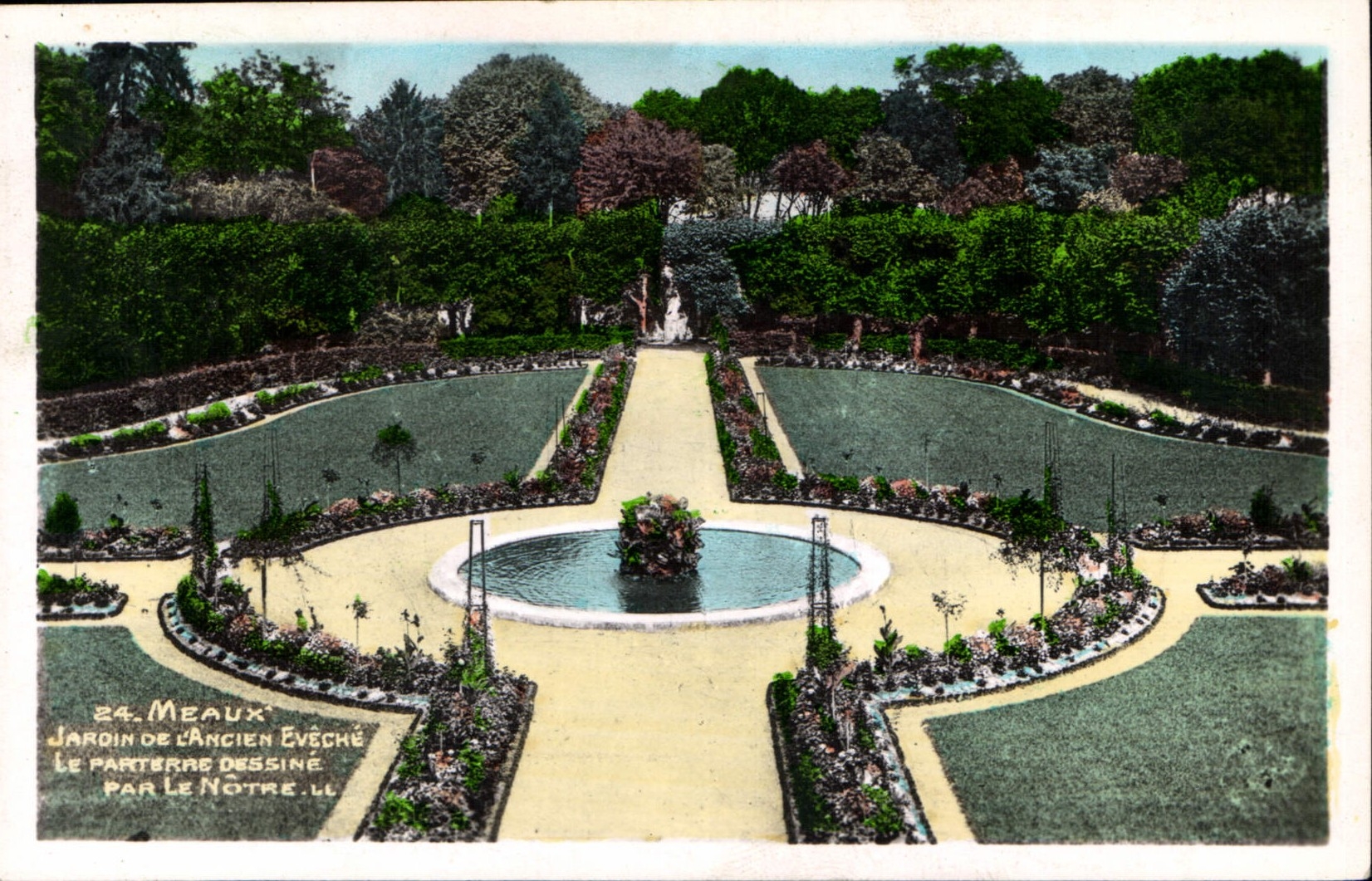 CPA Meaux Jardin de L'Ancien Eveche le Parterre Dessine Par le Norte 