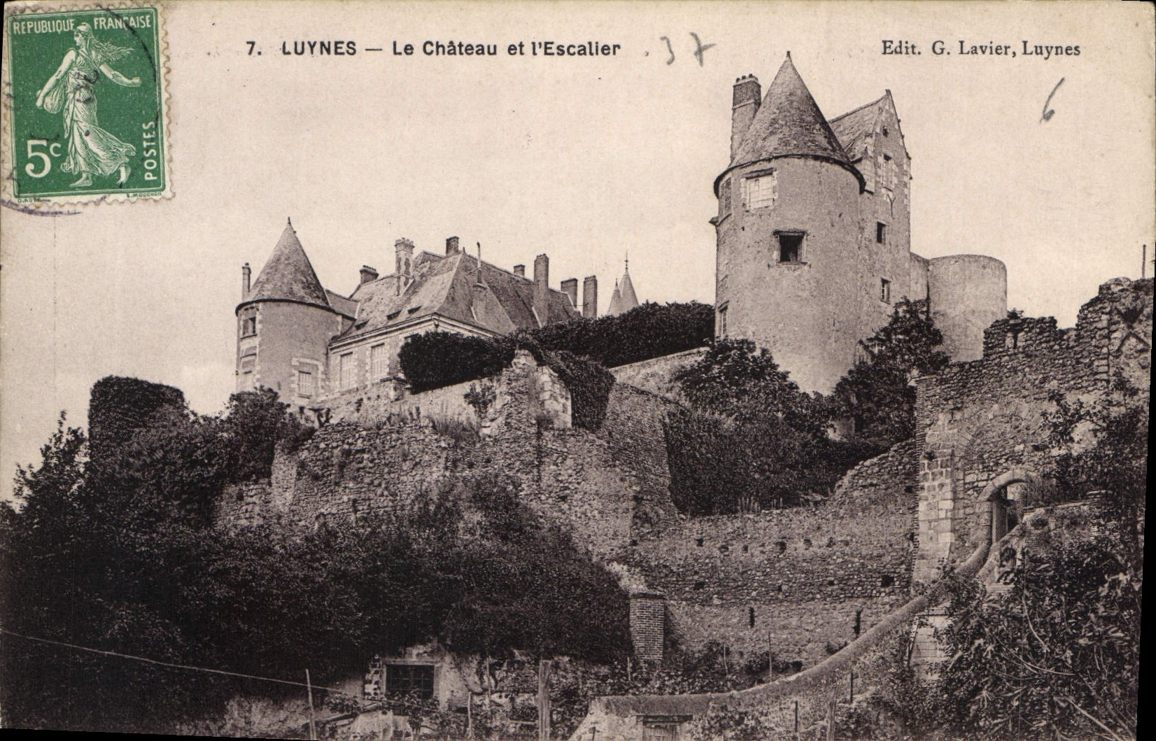 CPA Luynes Le Chateau et l'Escalier 