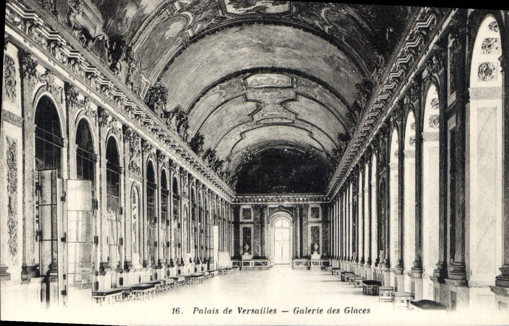 CPA Palais de Versailles Galerie des Glaces 