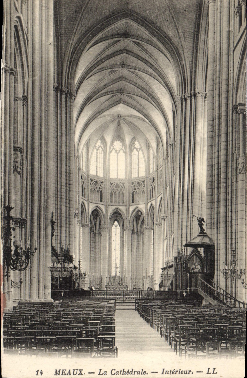 CPA Meaux La Cathedrale Interieur 