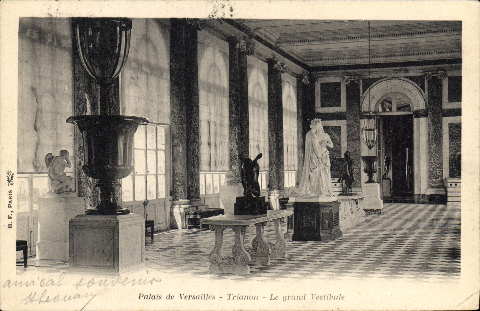 CPA Palais de Versailles Trianon Le grand Vestibule 