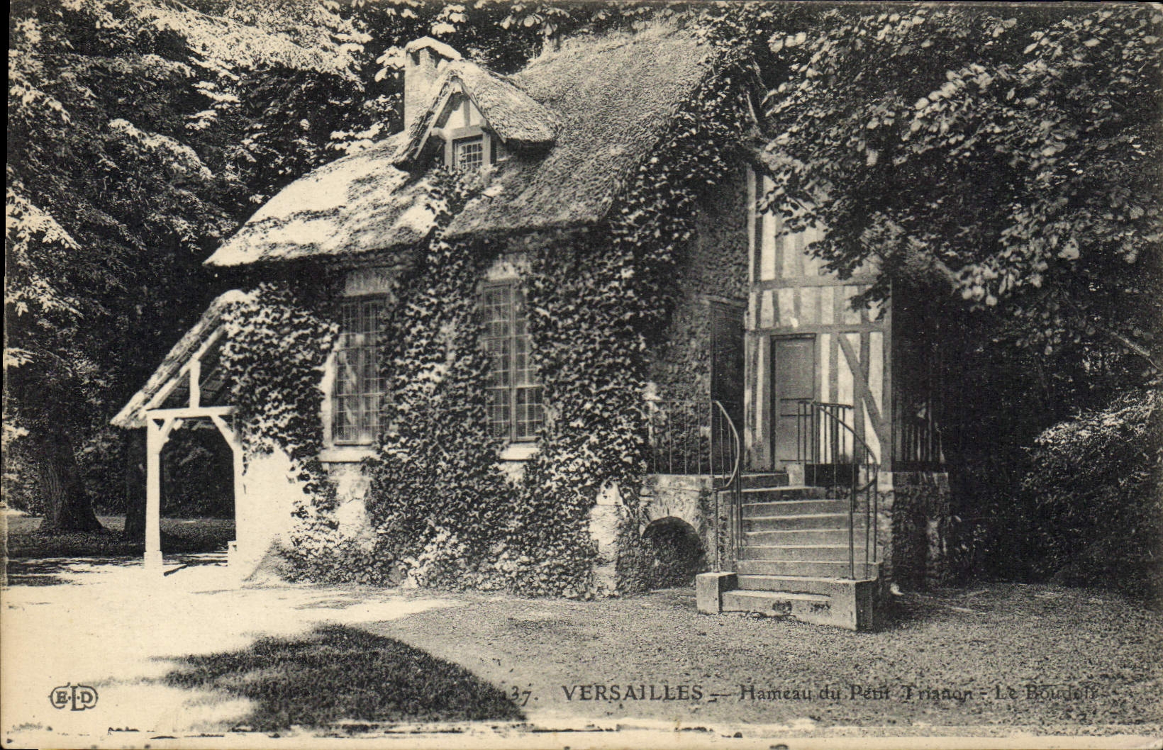 CPA Versailles Hameau du Petit Trianon 