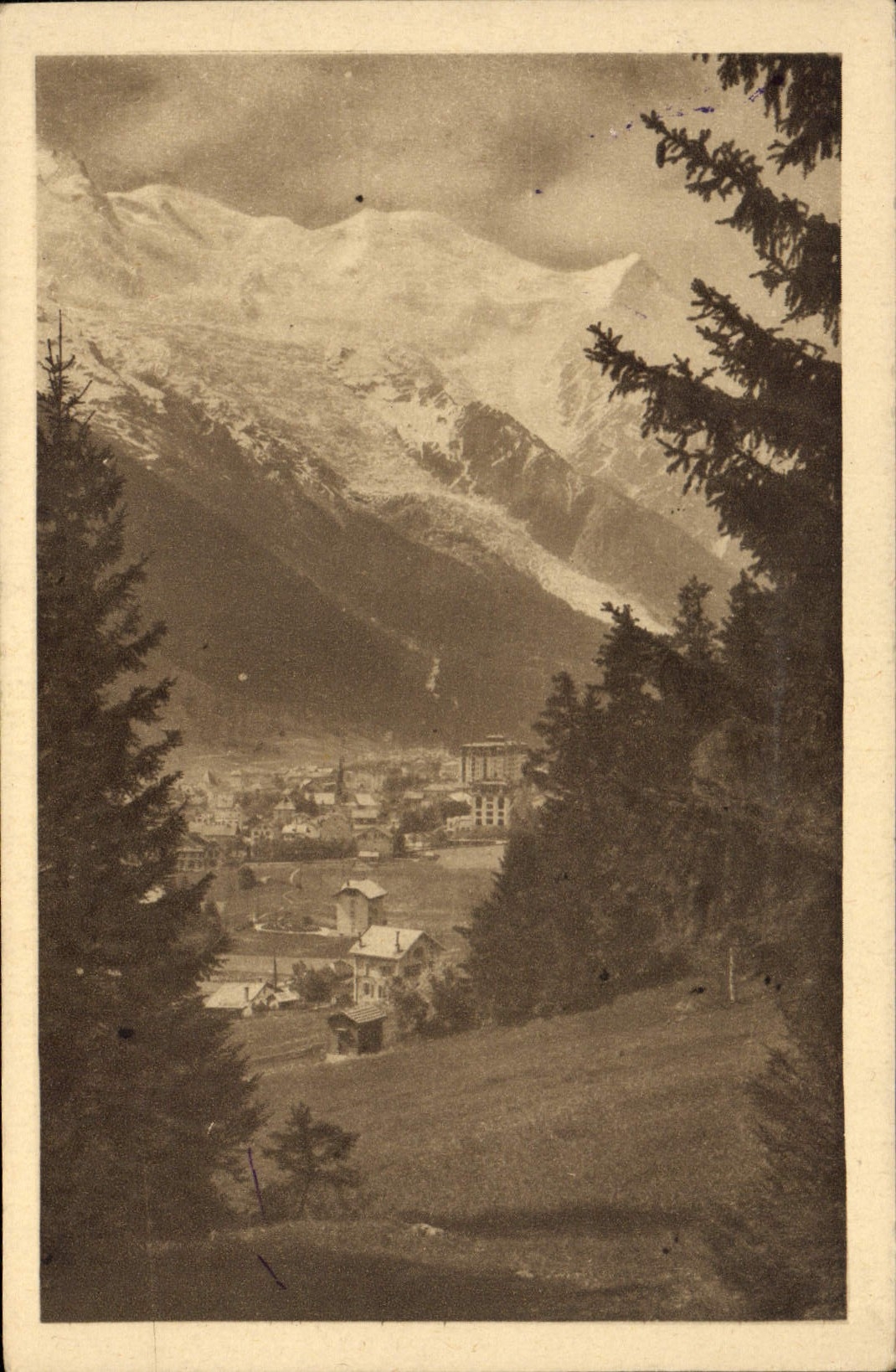 CPA Chamonix Mont Blanc Vue generale et le Mont Blanc 
