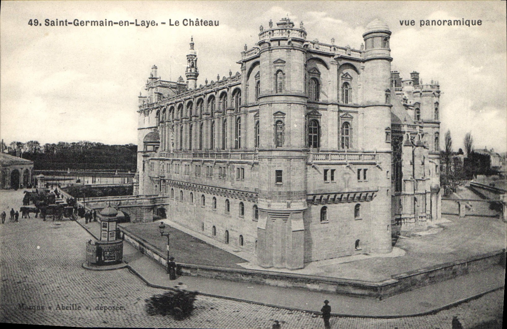 CPA Saint Germain en Laye Le Chateau vue panoramique