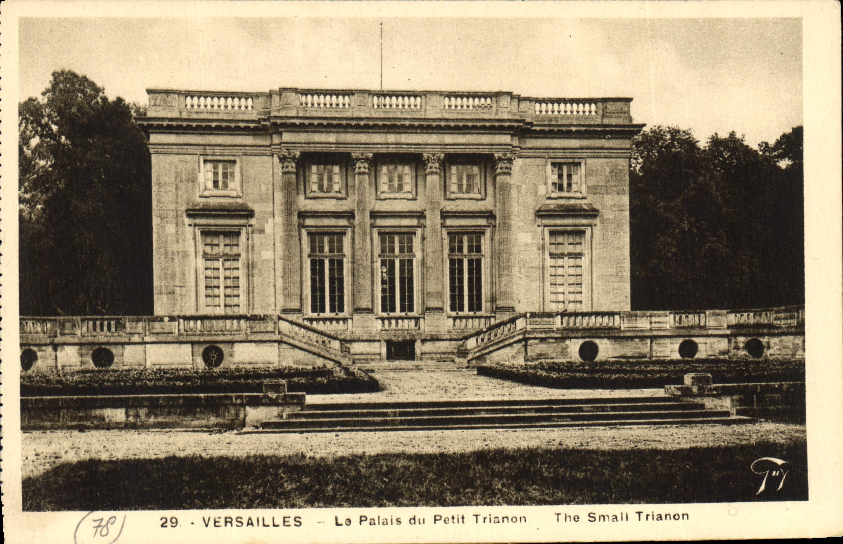 CPA Versailles Le Palais du Petit Trianon 