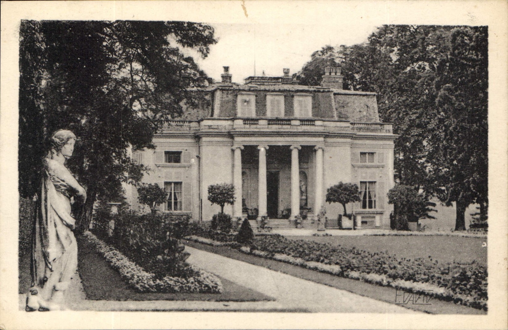 CPA Louveciennes Pavillon de la du Barry