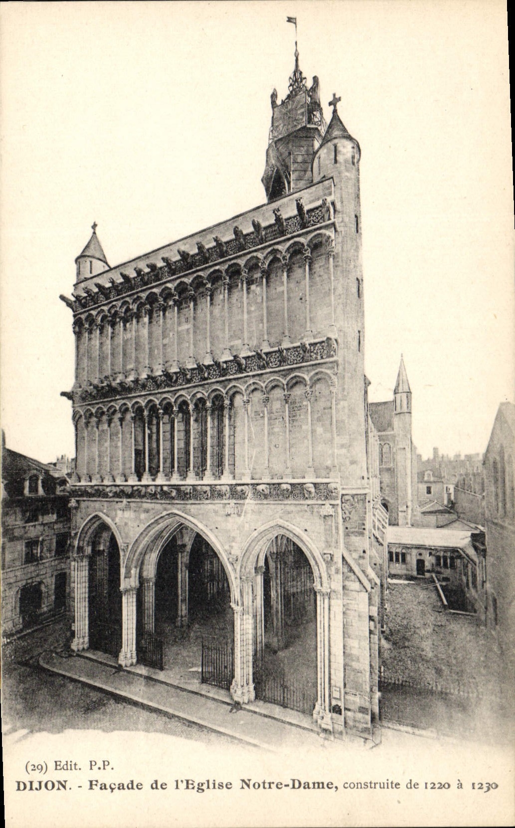 CPA Dijon Facade de l'Eglise Notre Dame 