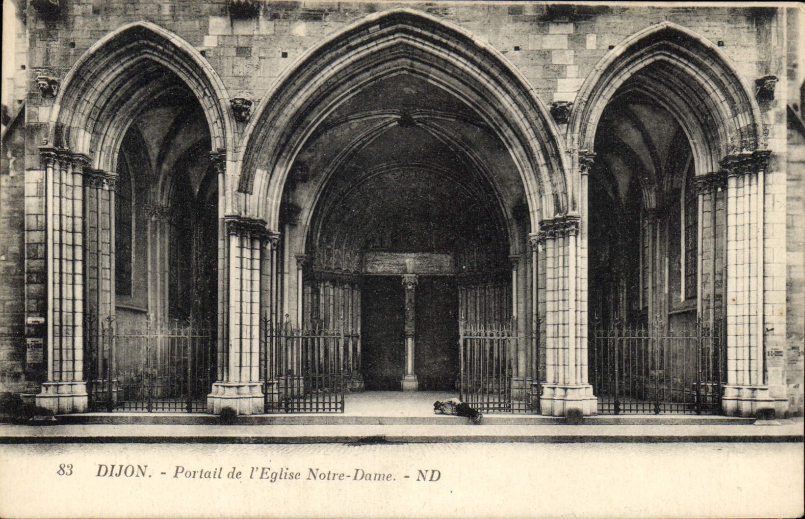 CPA Dijon Portail de l'Eglise Notre Dame 