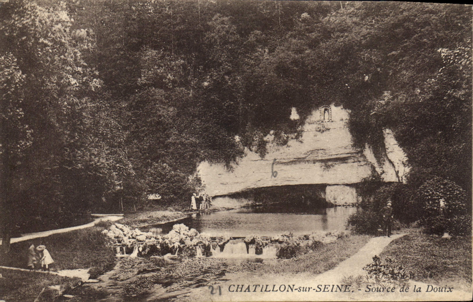 CPA Chatillon sur Seine Source de la Douix 