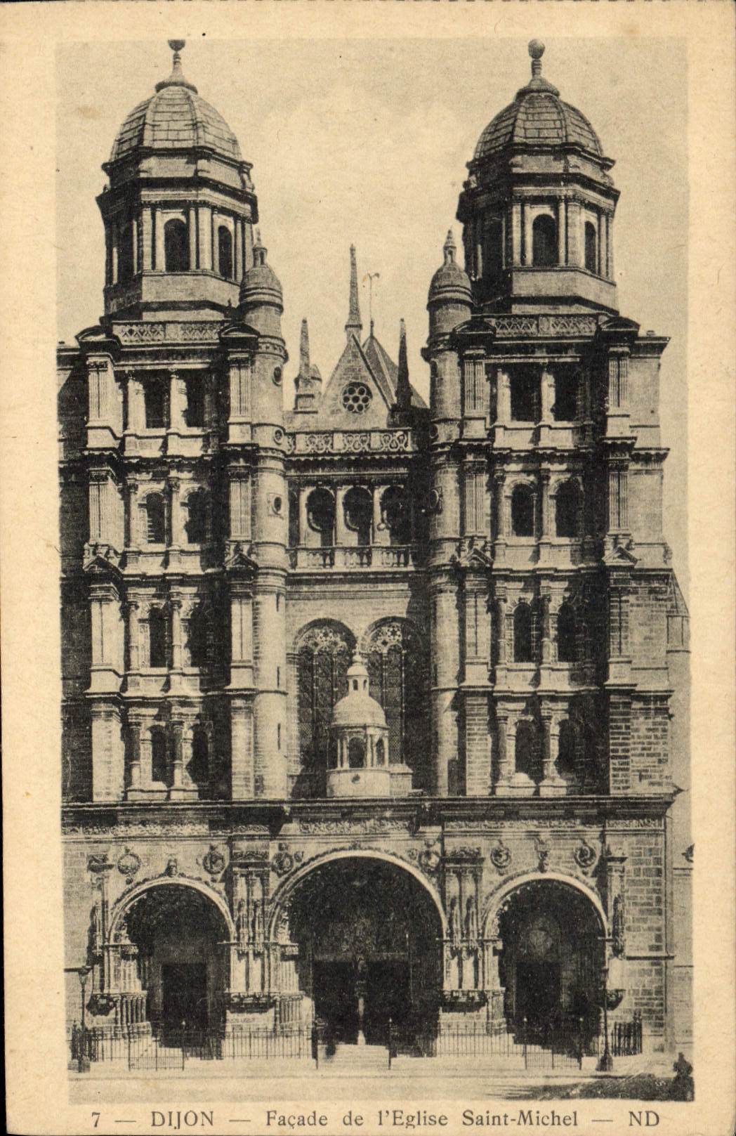 CPA Dijon Facade de l'Eglise Saint Michel 