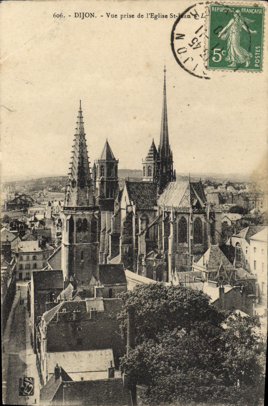 CPA Dijon Vue prise de l'Eglise St Jean 