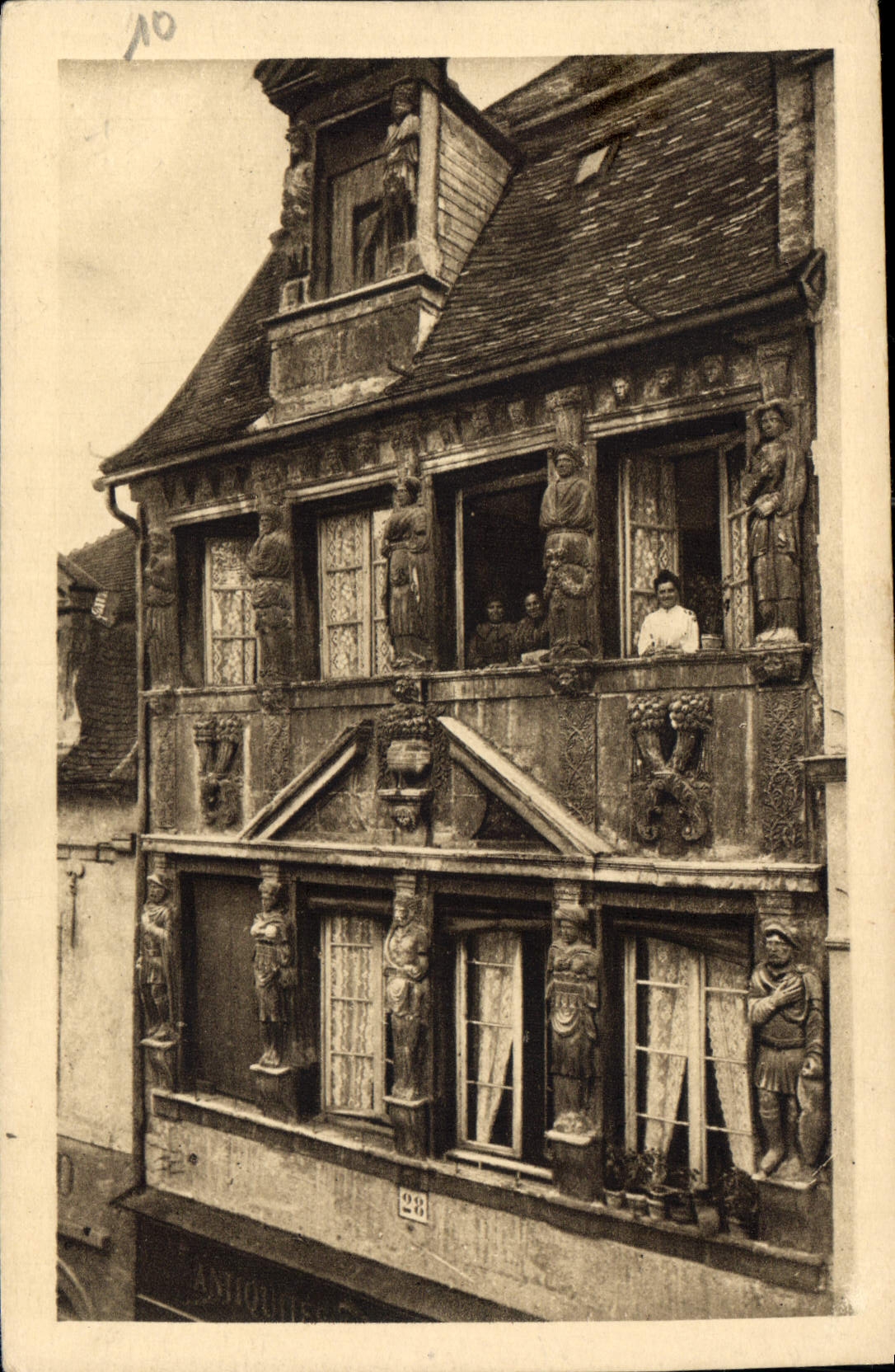 CPA Dijon Maison des Cariatides 