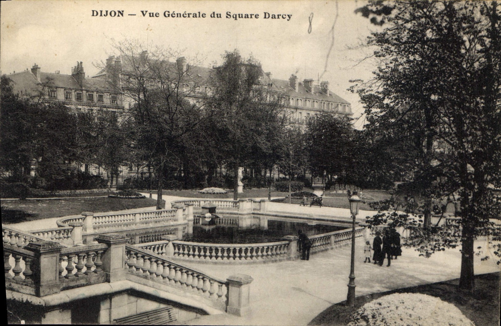 CPA Dijon Vue Generale du Square Darcy 