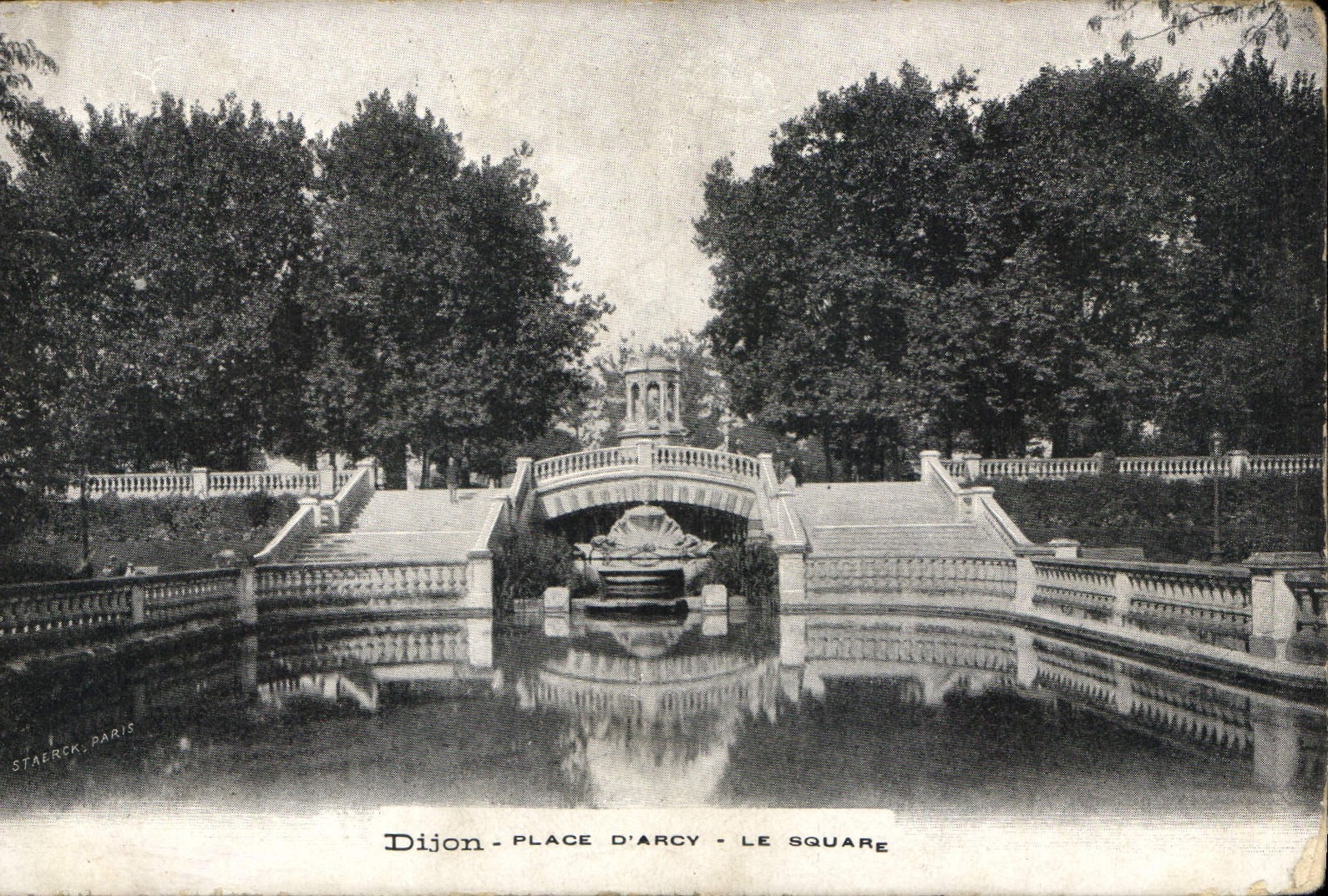 CPA Dijon Place d'Arcy Le Square 