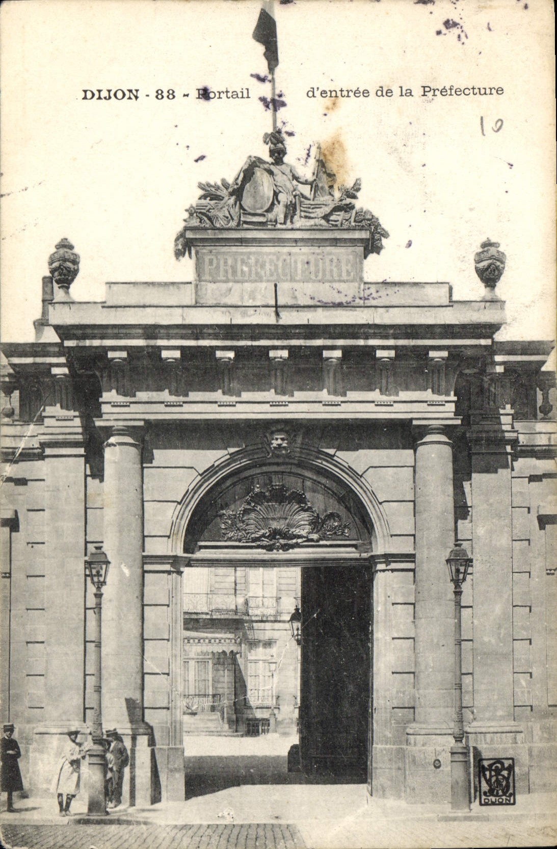 CPA Dijon Portail d'entree de la Prefecture
