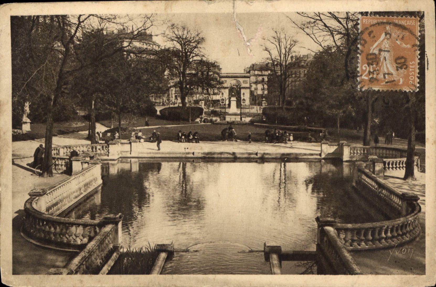 CPA Dijon Cote d'Or Chateau d'Eau et Place d'Arcy
