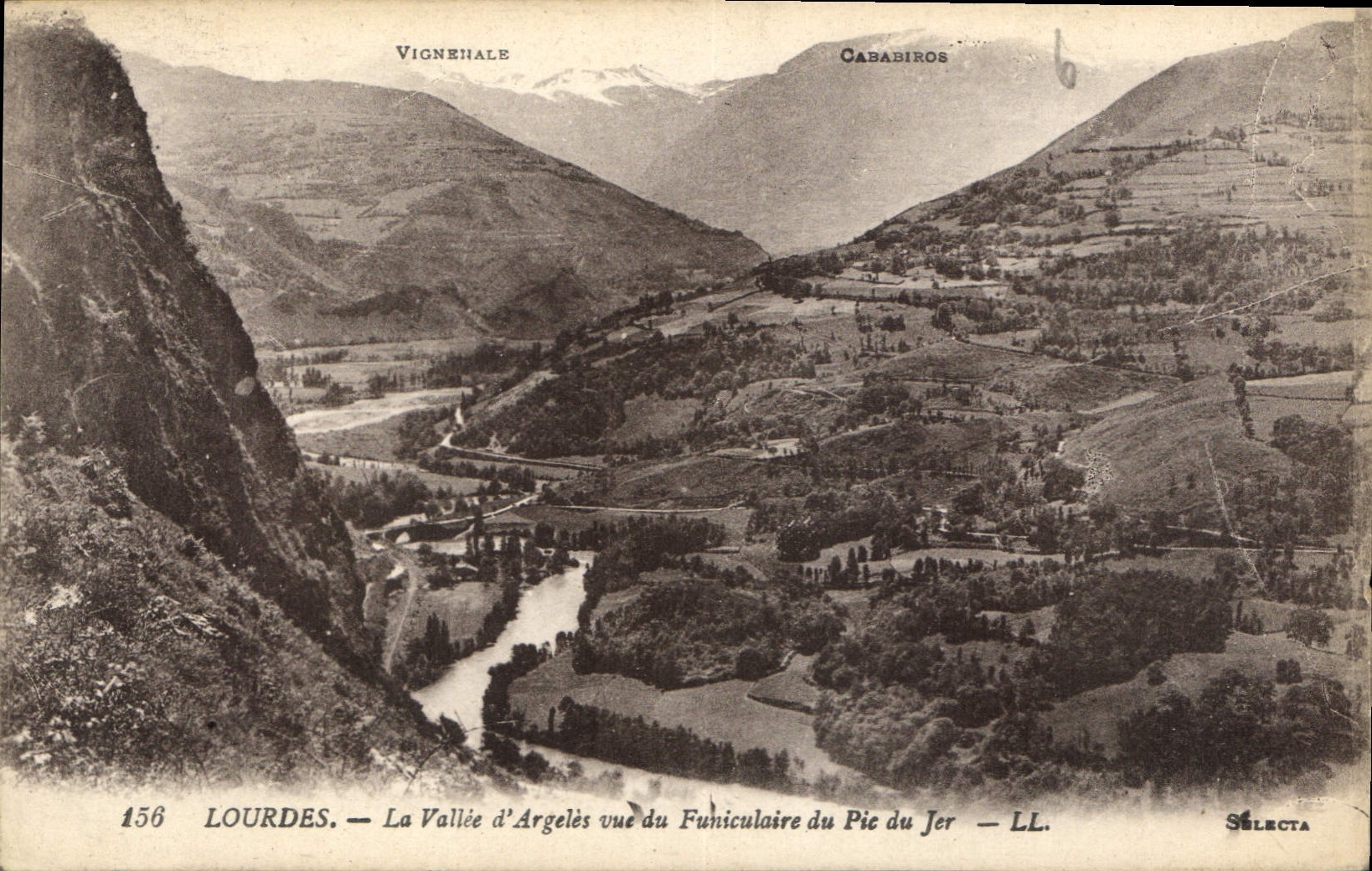 CPA Lourdes La Vallee d'Argeles vue du Funiculaire du Pic du Jer 