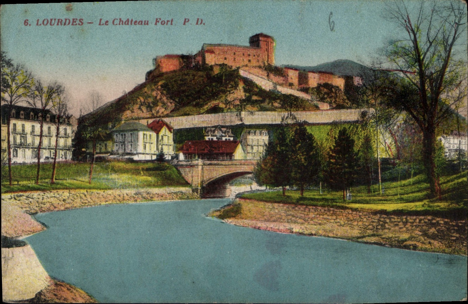 CPA Lourdes Le Chateau Fort 
