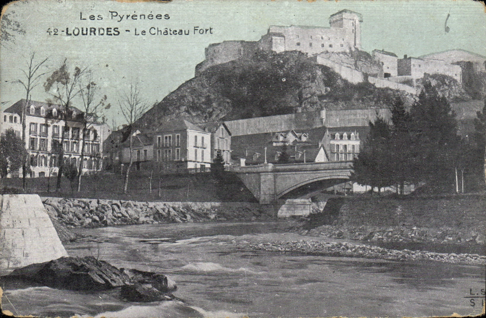CPA Lourdes Le Chateau Fort 