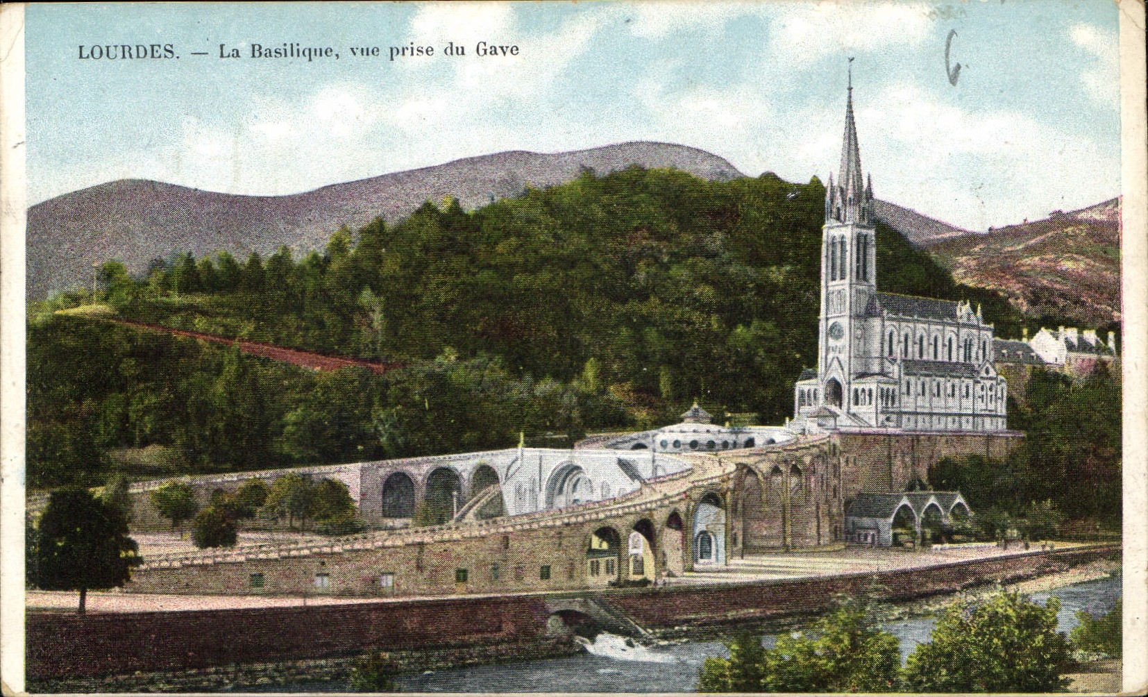 CPA Lourdes La Basilique vue prise du Gave 