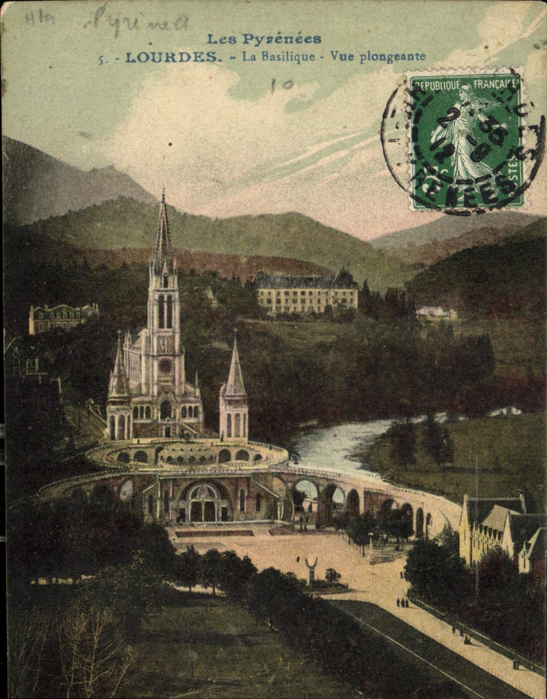 CPA Lourdes La Basilique Vie plongeante