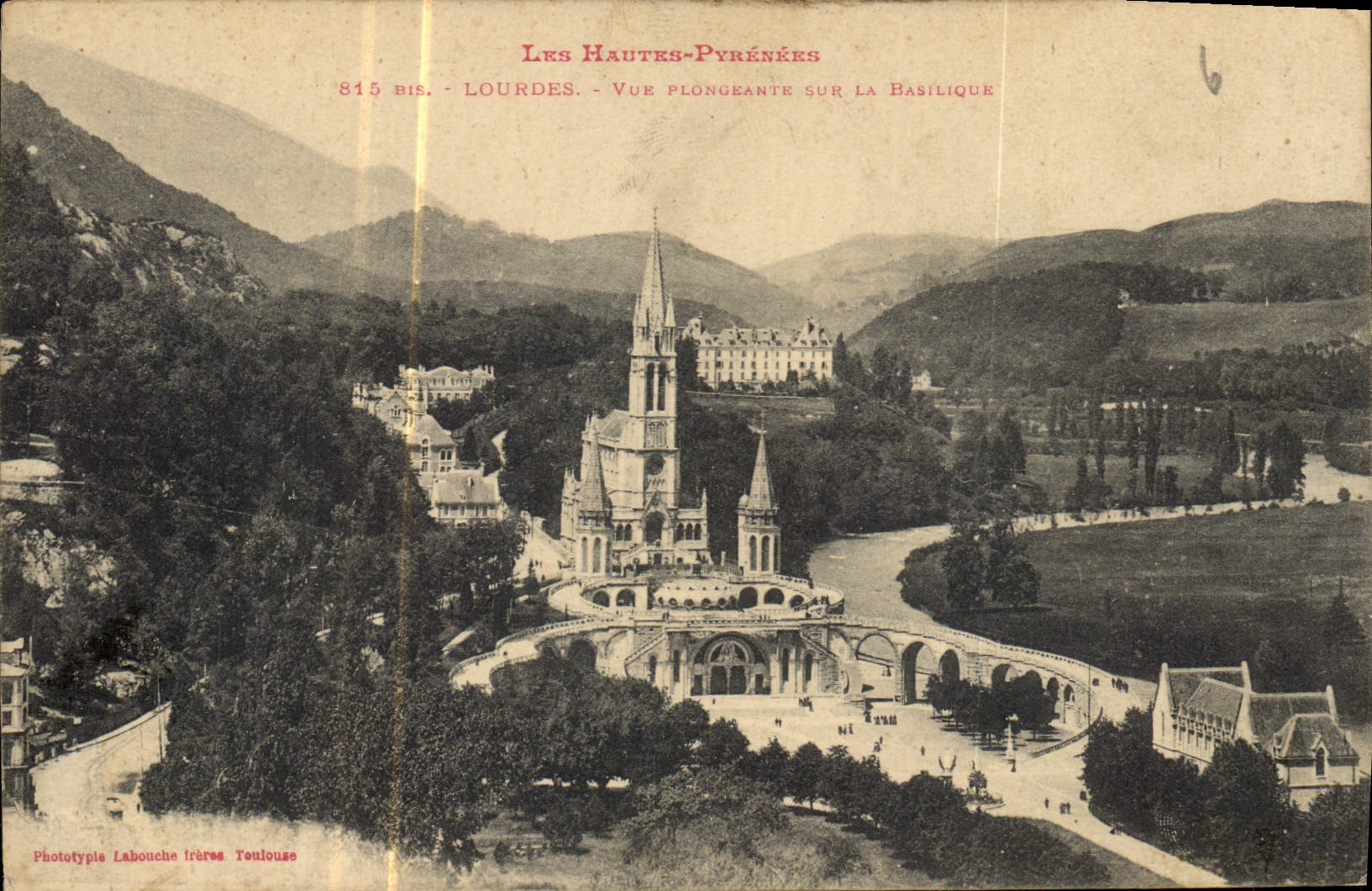 CPA Lourdes Vue Plongeante sur la Basilique 