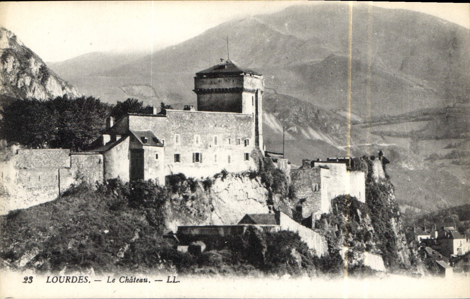 CPA Lourdes Le Chateau 