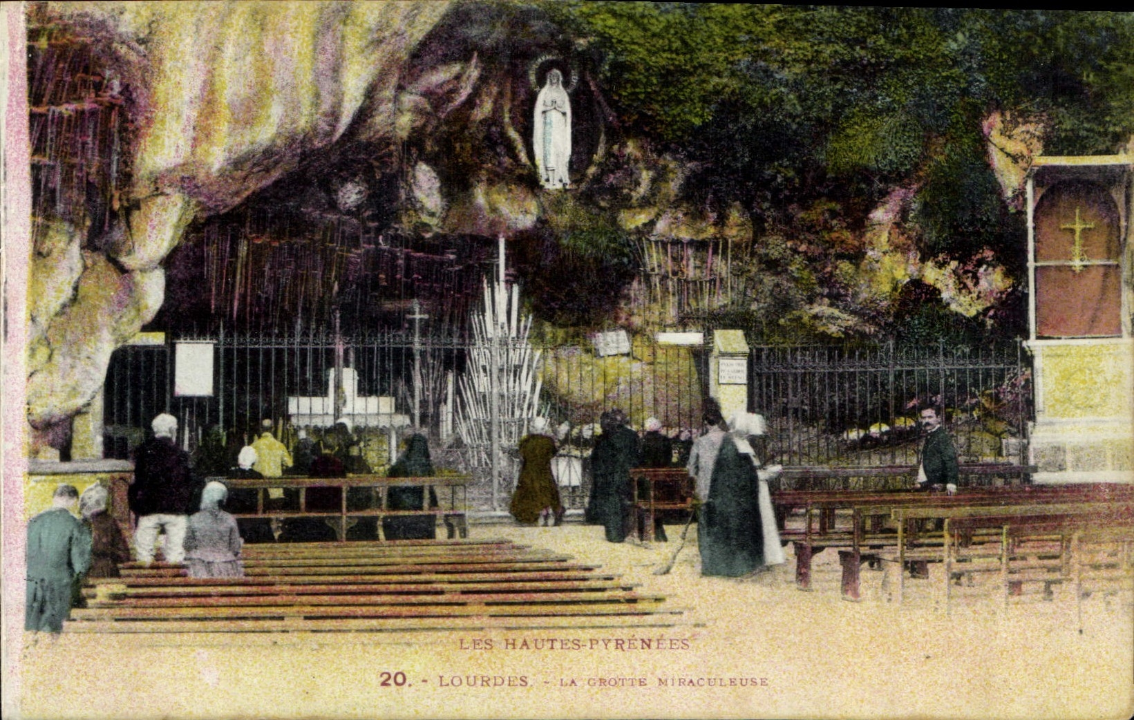 CPA Lourdes La Grotte Miraculeuse 