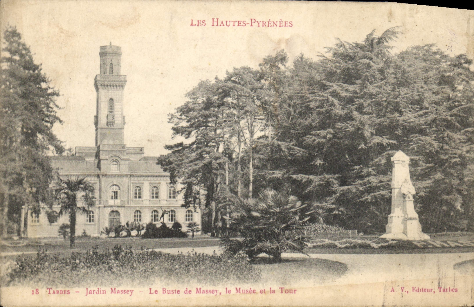 CPA Tarbes Jardin Massey Le Buste de Massey le Musee et la Tour