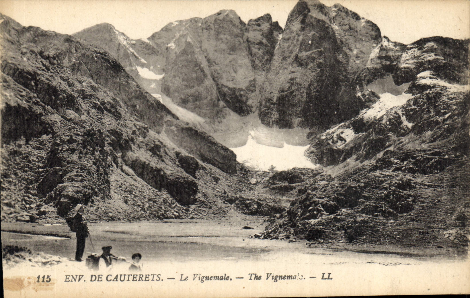 CPA Env de Cauterets Le Vignemale 