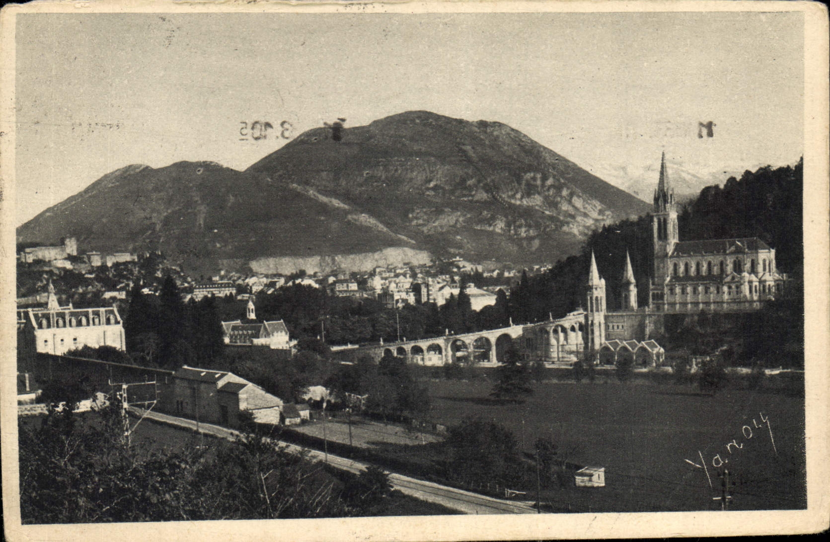 CPA Lourdes La Basilique 