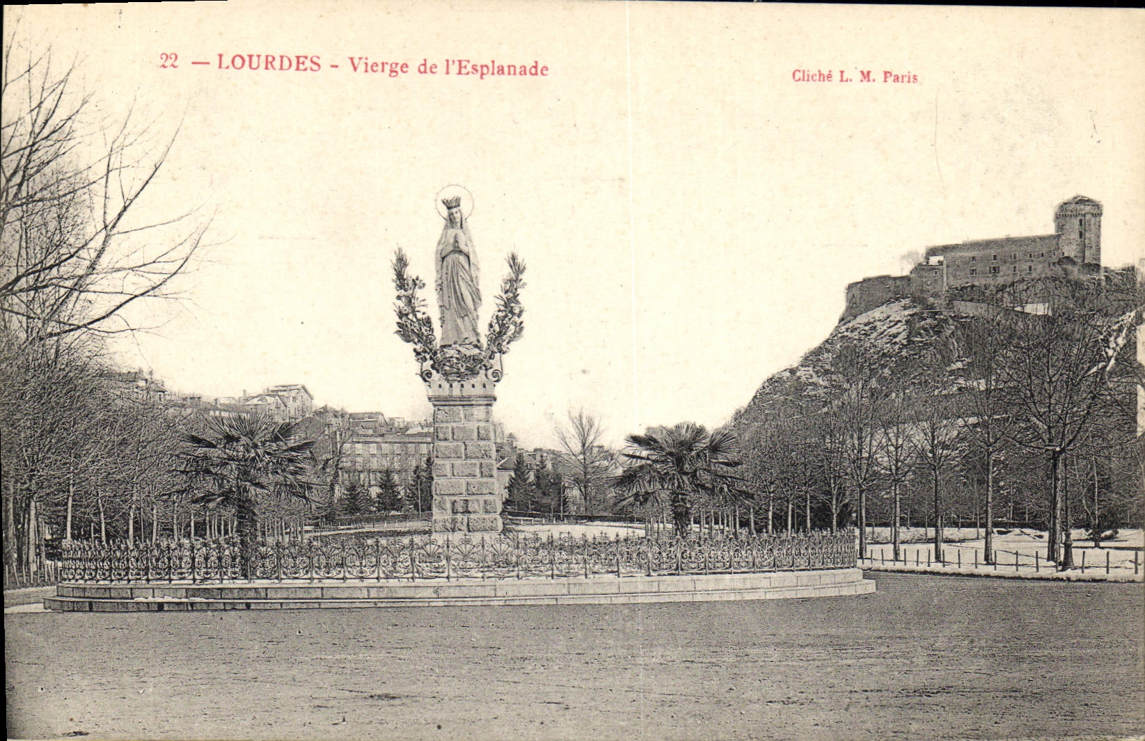 CPA Lourdes Vierge de l'Esplanade 