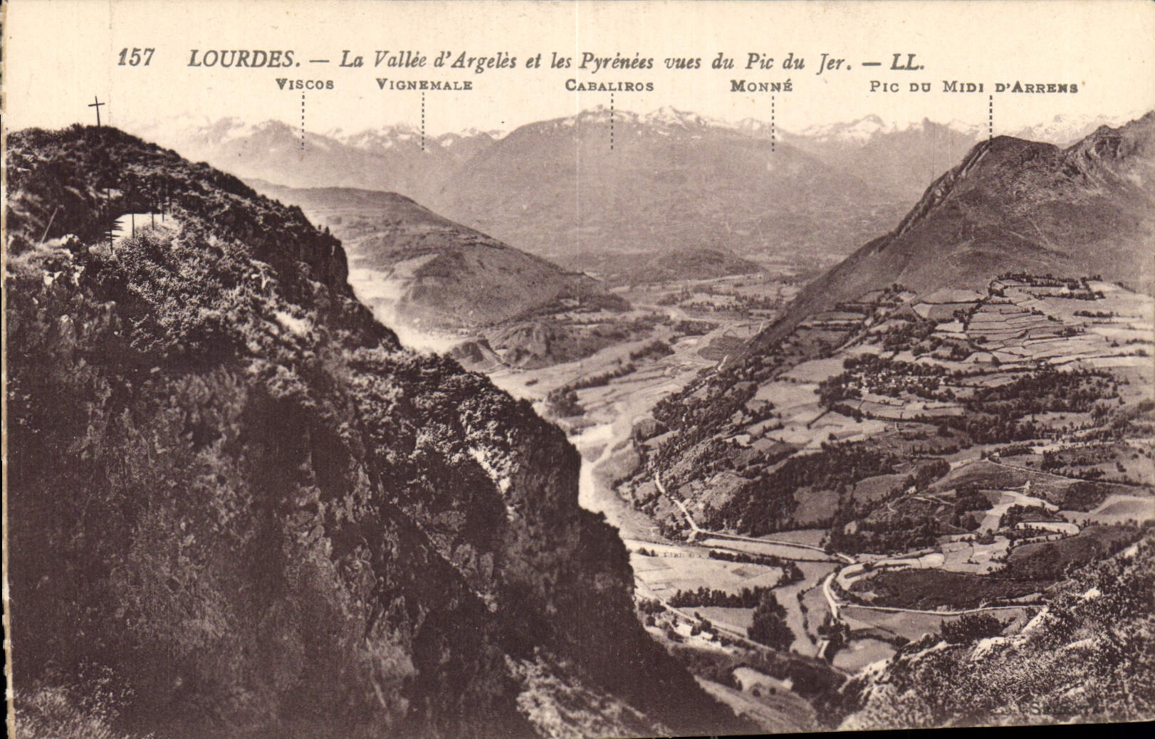 CPA Lourdes La Vallee d'Argeles et les Pyrenees vues du Pic du Jer 
