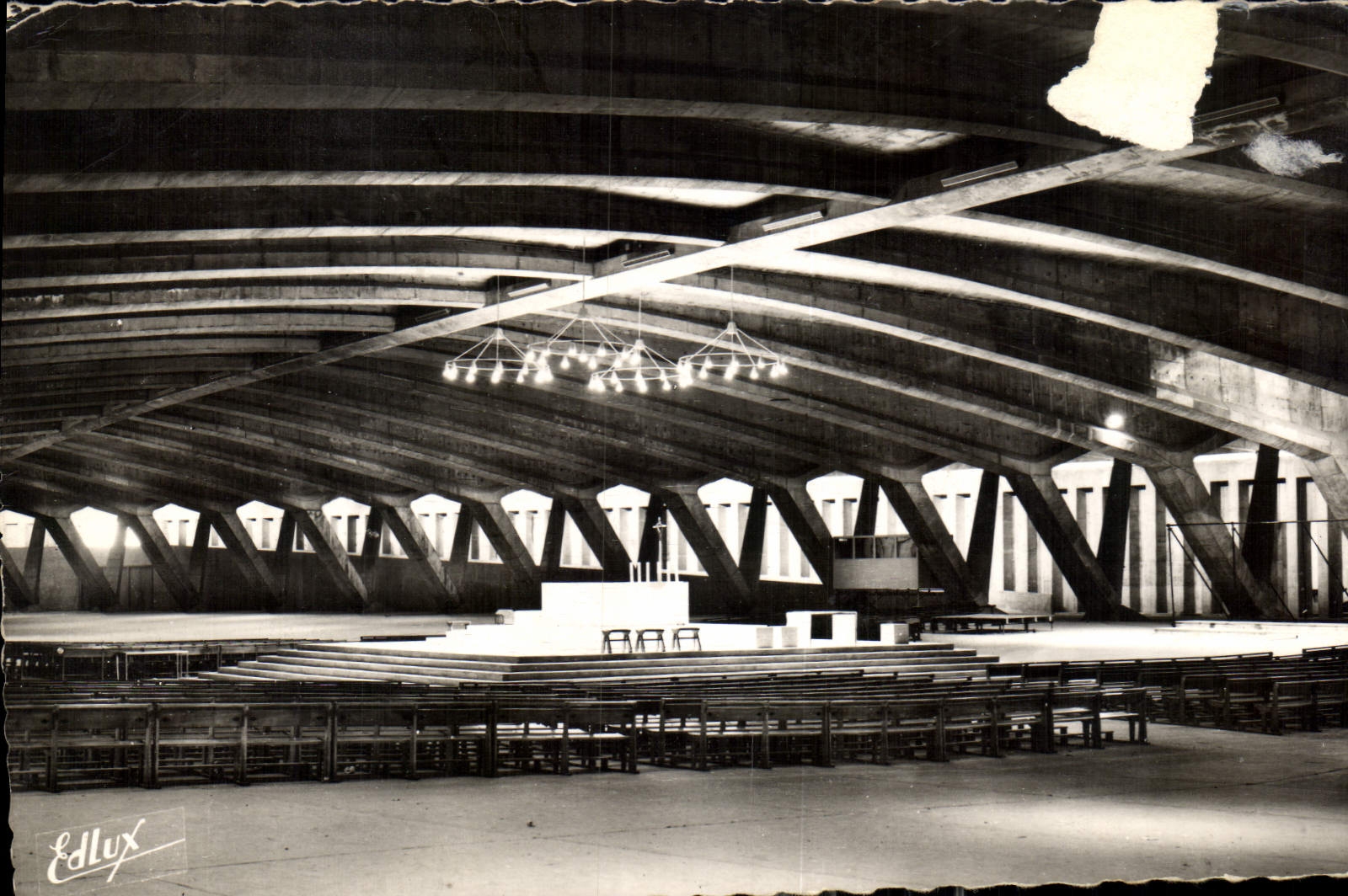 CPA Lourdes La Basilique Souterraine St Pie 