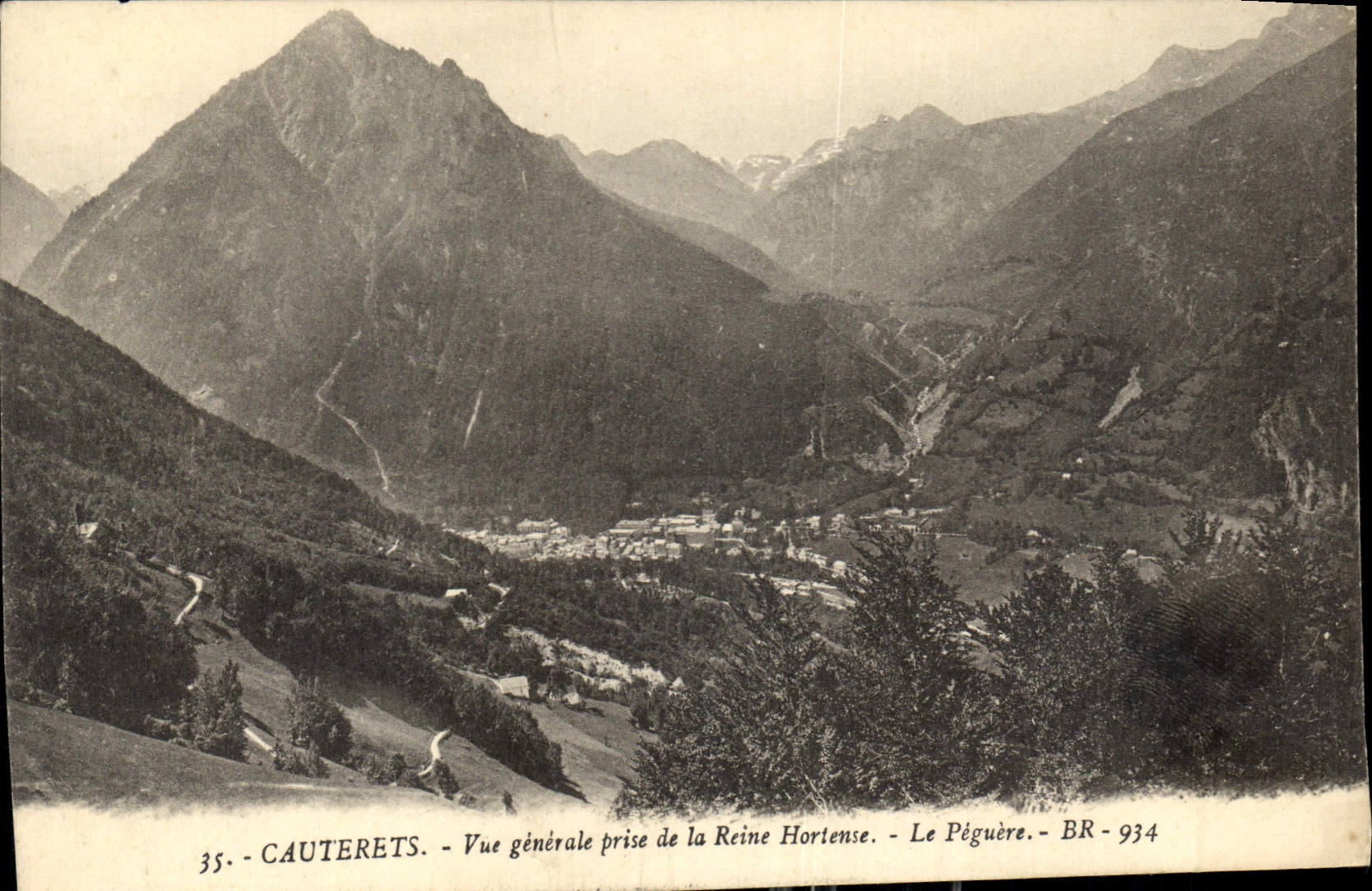 CPA Cauterets Vue generale prise de la Reine Hortense Le Peguere 