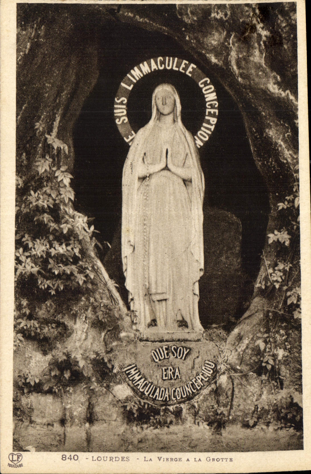 CPA Lourdes La Vierge a la Grotte 