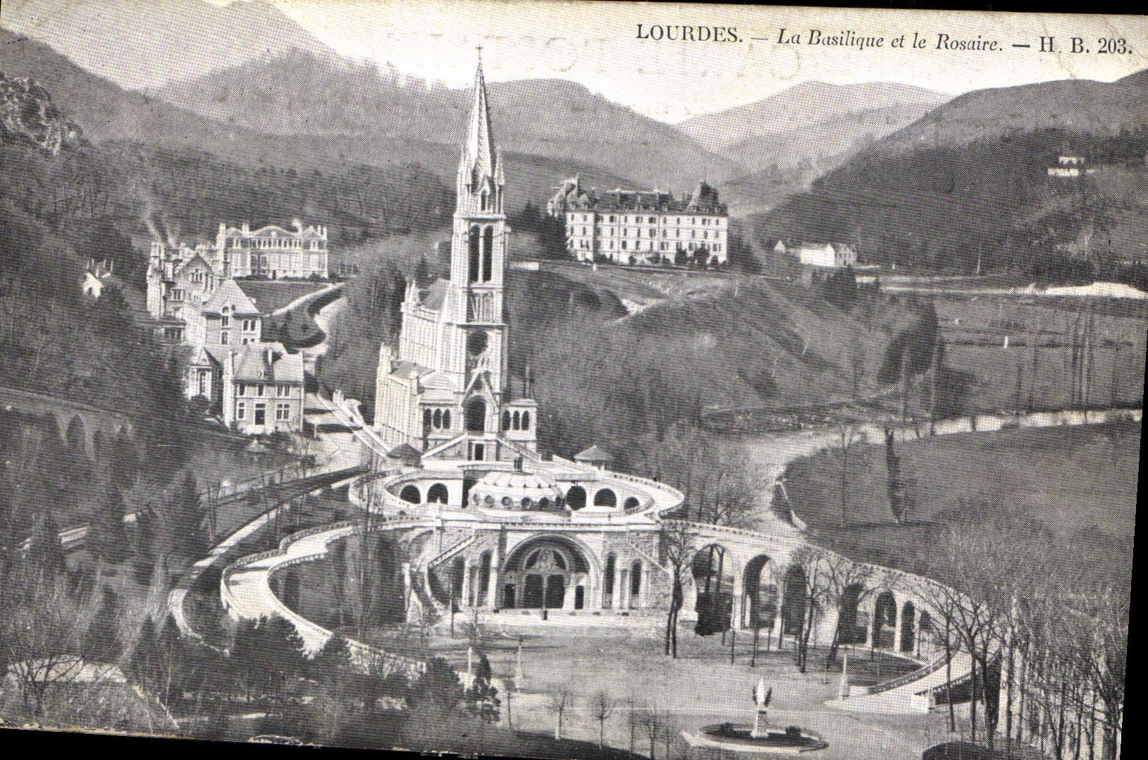 CPA Lourdes La Basilique et le Rosaire 