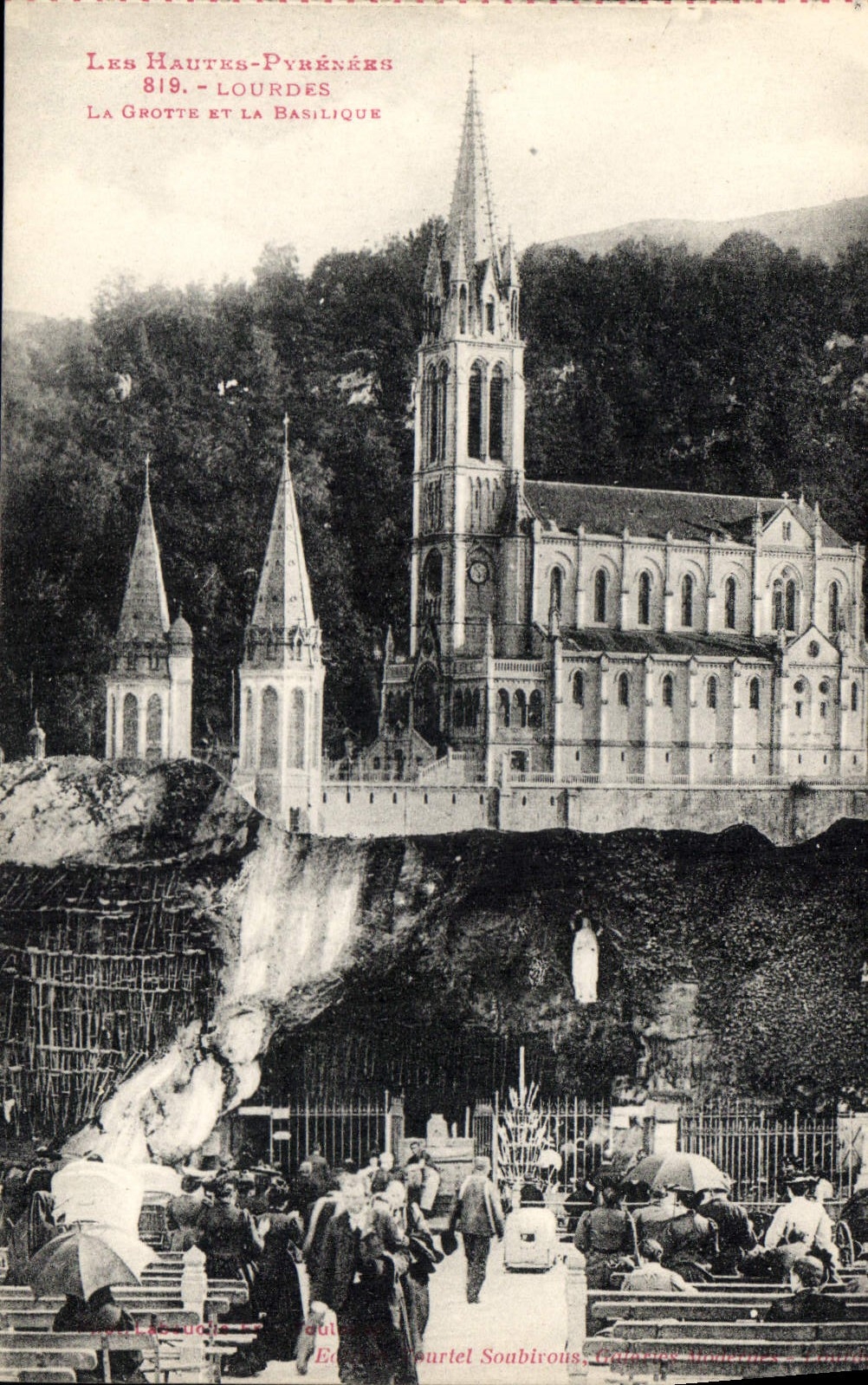 CPA Lourdes La Grotte et la Basilique 