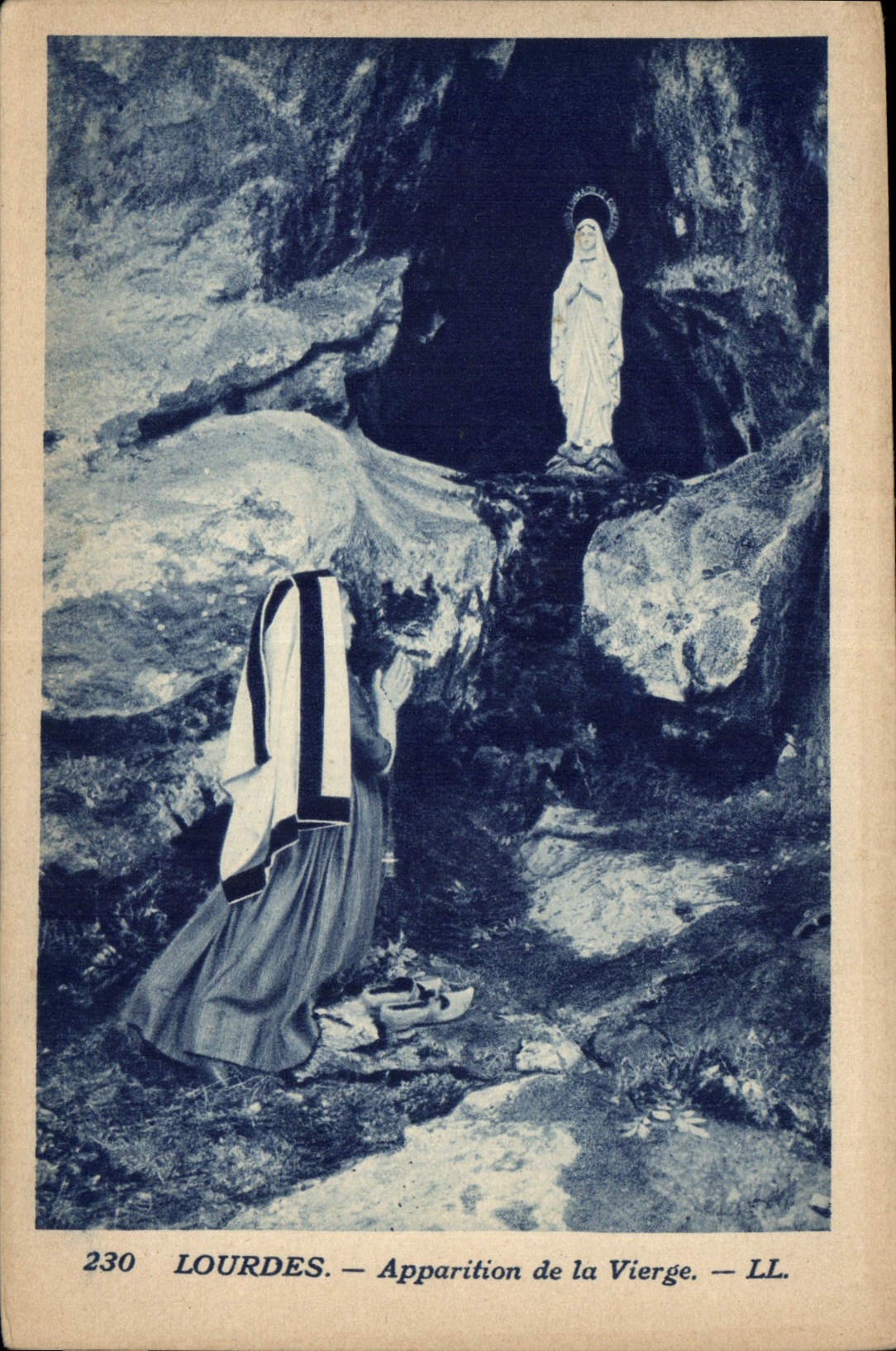 CPA Lourdes Apparition de la Vierge 