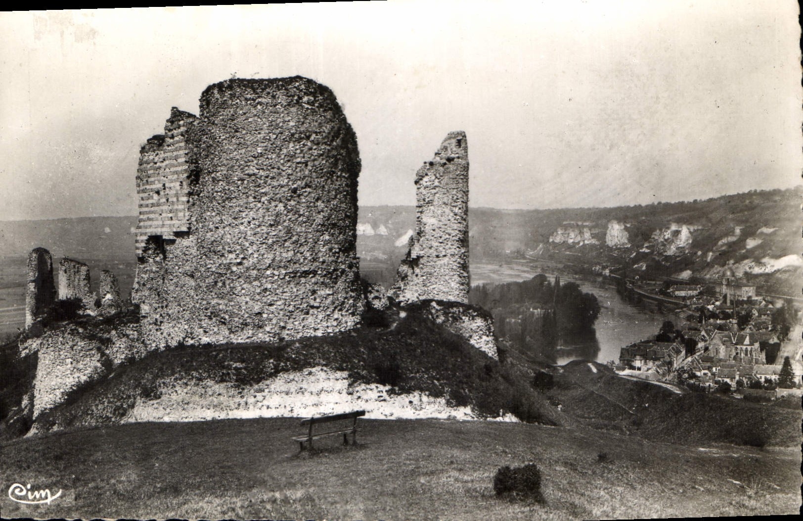 CPA Les Andelys Eure Partie des Ruines du Chateau Gaillard