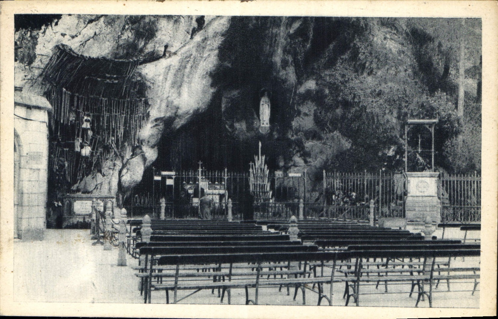CPA Lourdes La Grotte 