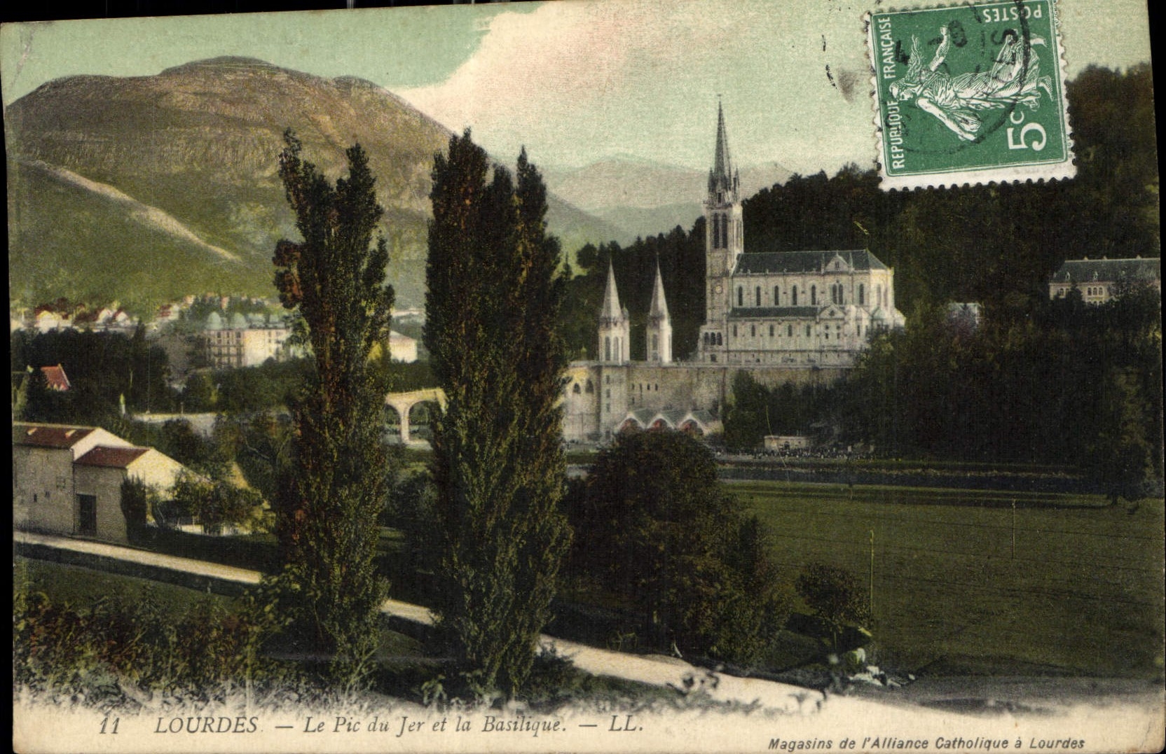 CPA Lourdes le Pic du Jer et la Basilique 