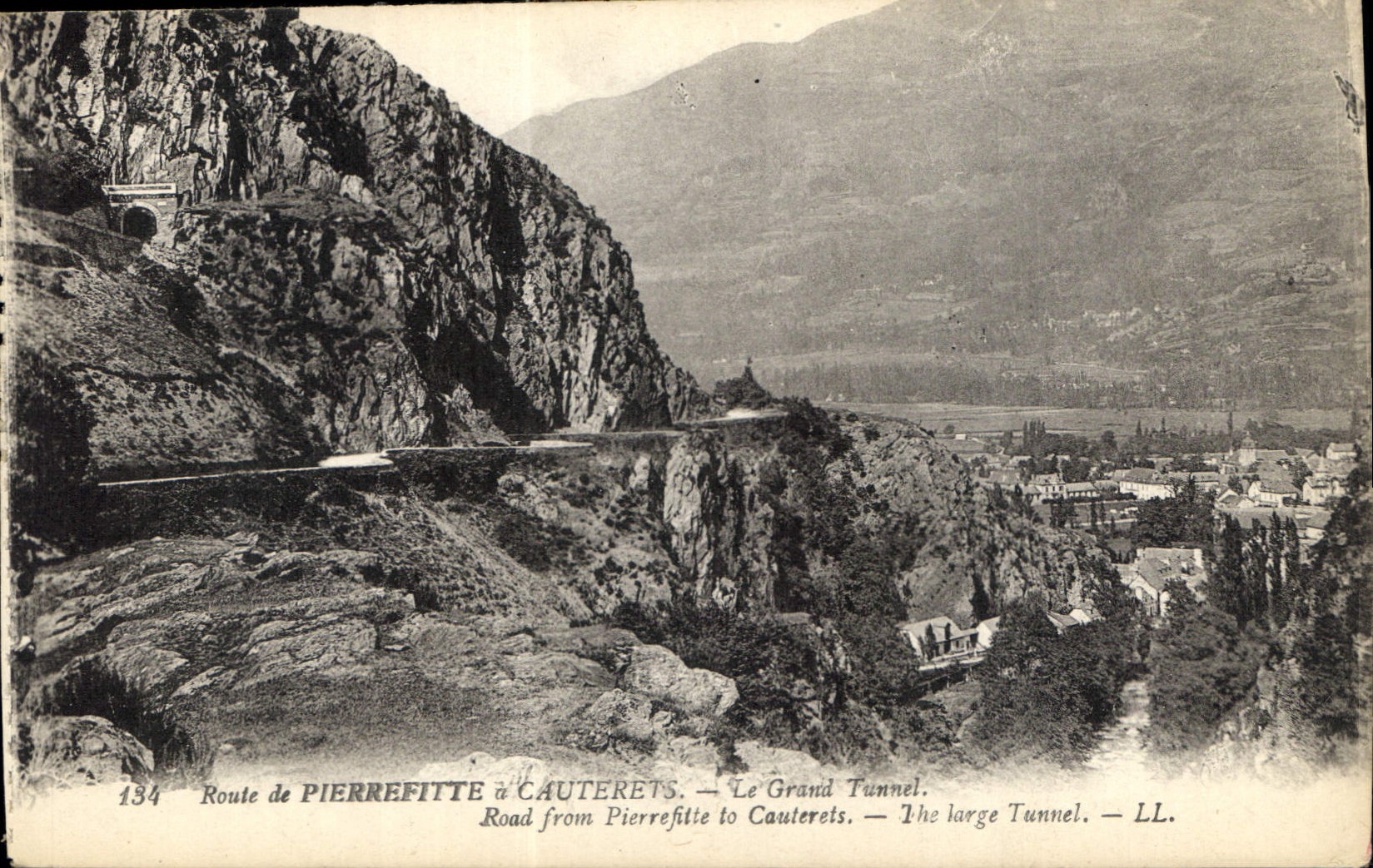 CPA Route de Pierrefitte a Cauterets Le Grand Tunnel 