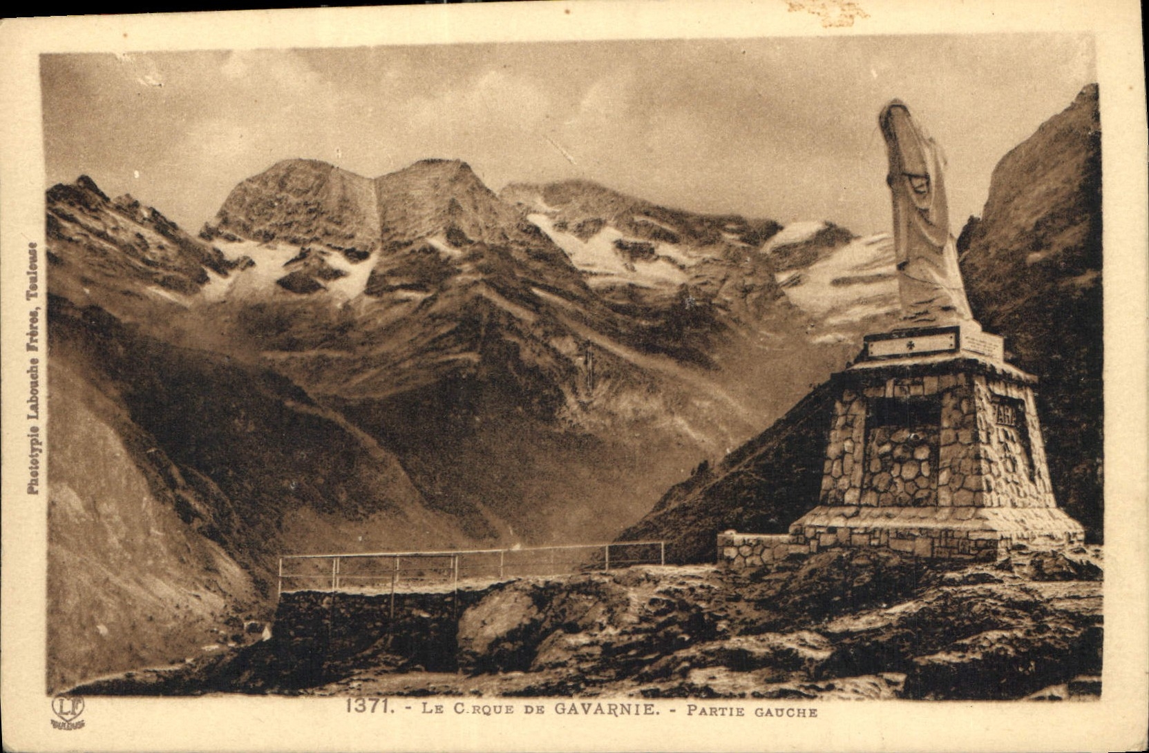 CPA Le Cirque de Gavarnie Partie Gauche 