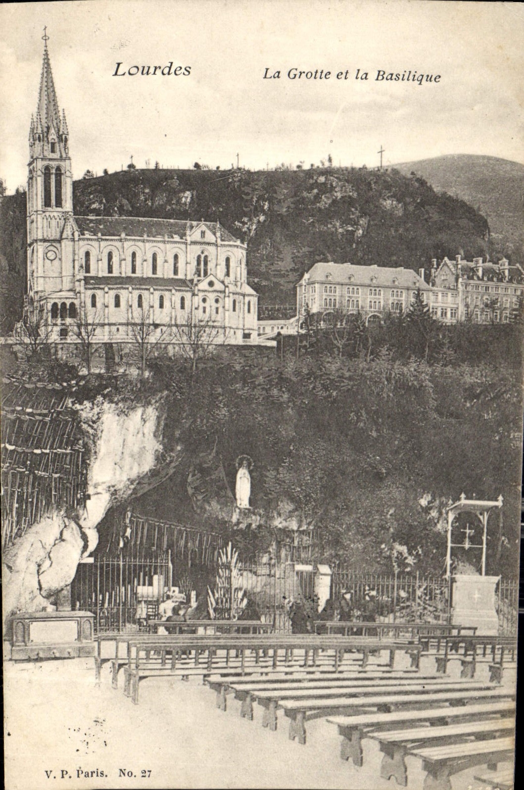 CPA Lourdes La Grotte et la Basilique 