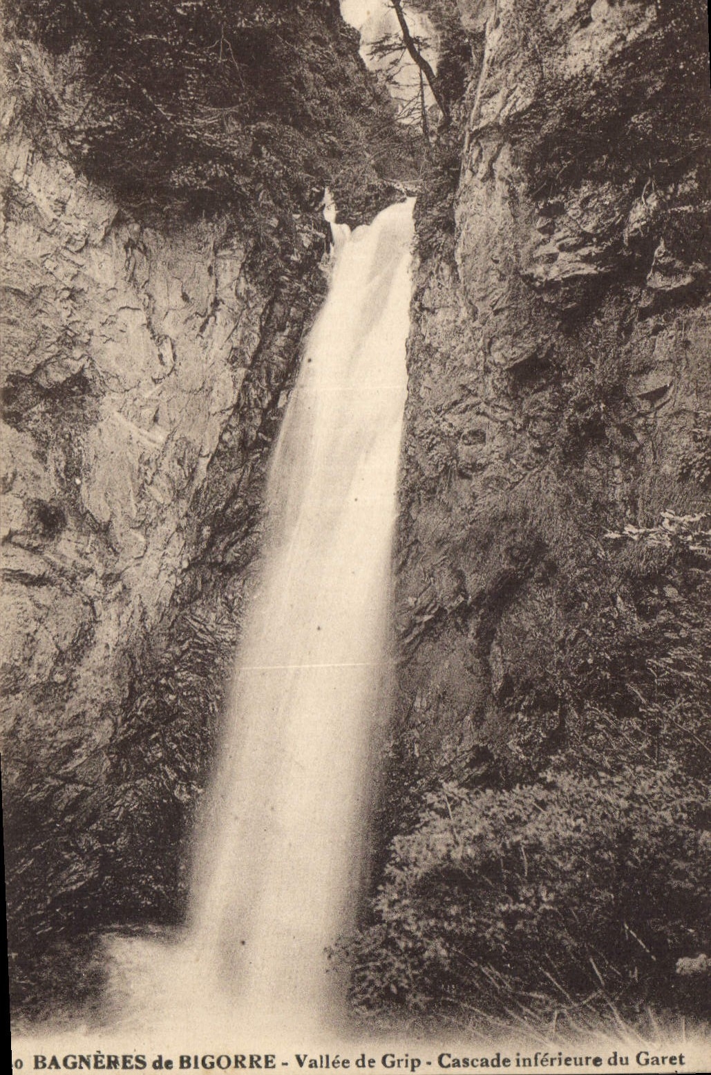 CPA Bagneres de Bigorre Vallee de Grip Cascade inferieure du Garet 