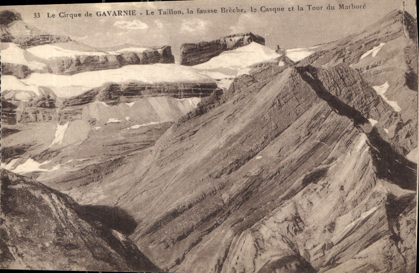 CPA Le Cirque de Gavarnie Le Taillon la fausse Breche la Casque et la Tour du Marboro 