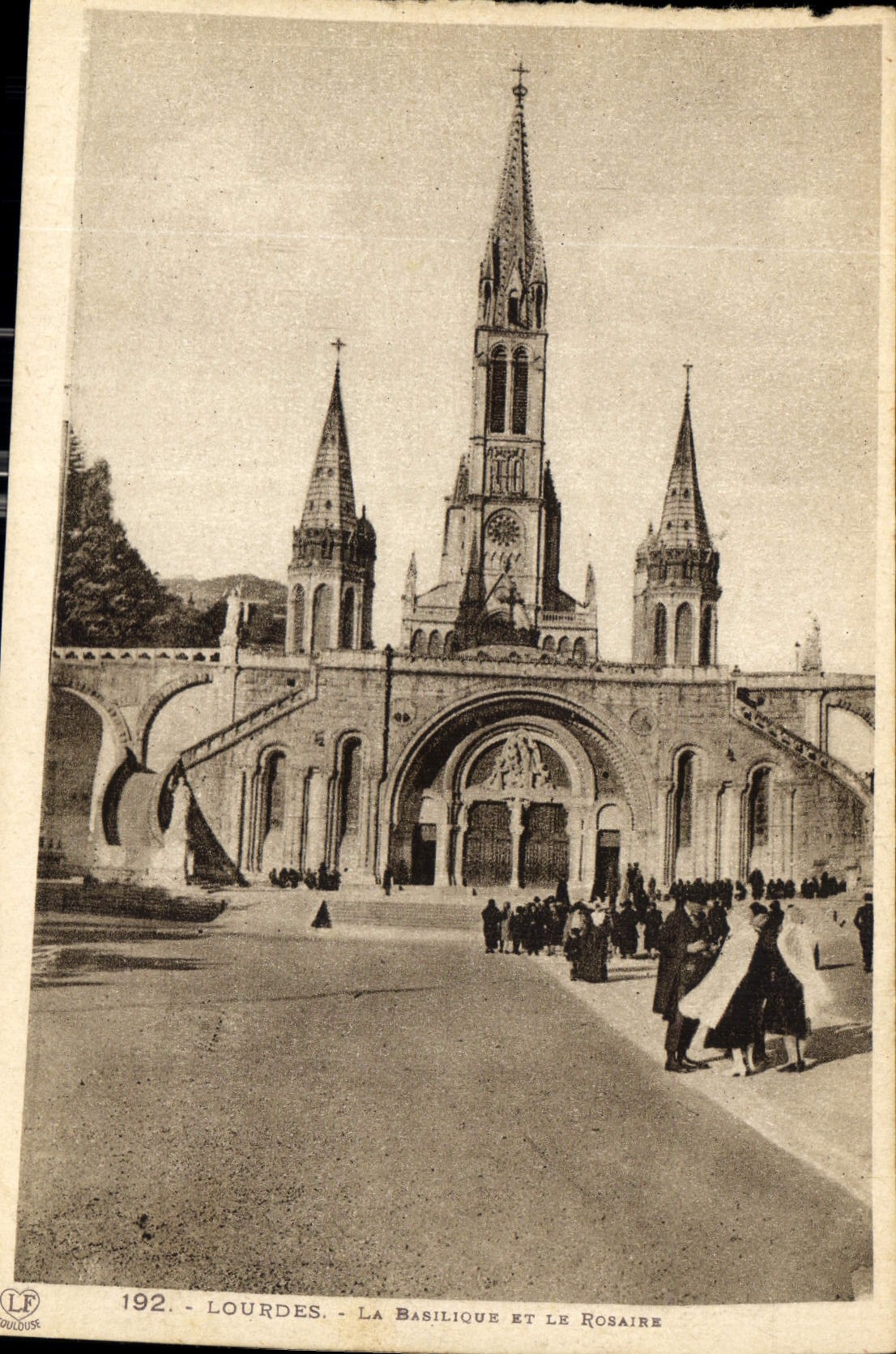 CPA Lourdes La Basilique et le Rosaire 